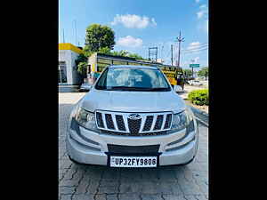 Second Hand महिंद्रा XUV500 w6 in लखनऊ