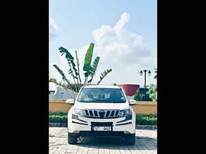 Second Hand మహీంద్రా xuv500	 w8 ఎడబ్ల్యూడి in సూరత్