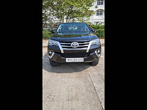 Second Hand Toyota Fortuner 4x2 AT in Navi Mumbai