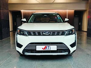 Second Hand Mahindra XUV300 W8 1.2 Petrol [2019] in Ahmedabad