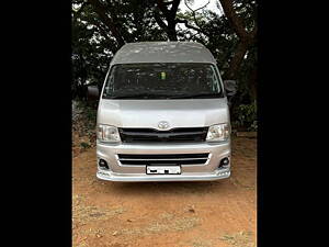 Second Hand Toyota Commuter HiAce 3.0 L in Bangalore
