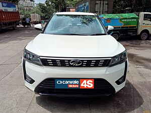 Second Hand महिंद्रा xuv300 w6 1.2 पेट्रोल in ठाणे