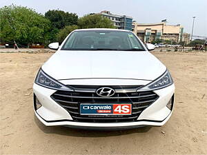 Second Hand Hyundai Elantra 2.0 SX (O) AT in Delhi