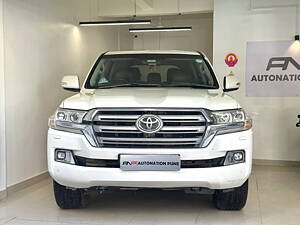 Second Hand Toyota Land Cruiser LC 200 VX in Pune