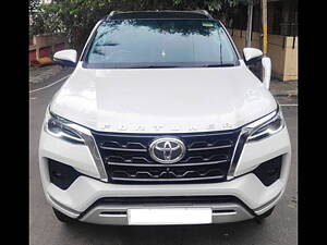 Second Hand Toyota Fortuner 4X2 MT 2.8 Diesel in Bangalore