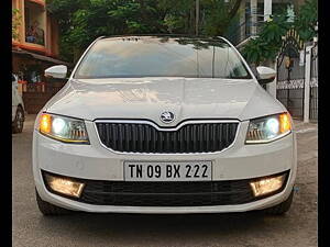 Second Hand Skoda Octavia Elegance 2.0 TDI AT in Chennai