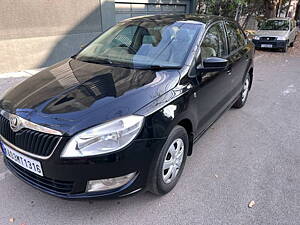 Second Hand Skoda Rapid Ambition 1.6 MPI AT in Bangalore