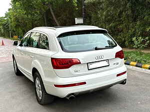 Second Hand ऑडी q7 35 tdi प्रीमियम प्लस + सनरूफ़ in दिल्ली