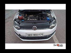 Second Hand Volkswagen Polo Highline1.2L (P) in Noida