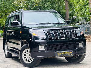 Second Hand Mahindra TUV300 T8 AMT in Delhi