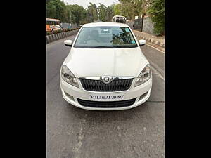 Second Hand Skoda Rapid 1.6 MPI Elegance AT in Mumbai