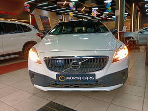 Second Hand Volvo V40 Cross Country D3 in Mumbai