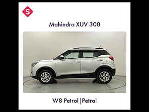 Second Hand महिंद्रा xuv300 w8 1.5 डीज़ल [2020] in फ़रीदाबाद