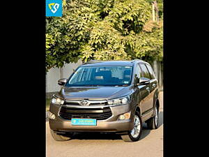 Second Hand Toyota Innova Crysta 2.4 V Diesel in Mohali