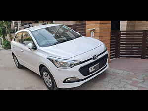 Second Hand हुंडई एलीट i20 स्पोर्ट्ज़ 1.4 crdi in चंडीगढ़