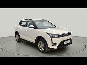 Second Hand महिंद्रा xuv300 1.5 w6 [2019-2020] in दिल्ली