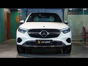 Second Hand मर्सिडीज़ बेंज़ GLC 300 4मैटिक in देहरादून