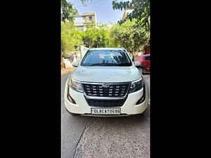 Second Hand महिंद्रा XUV500 w11 in नोएडा