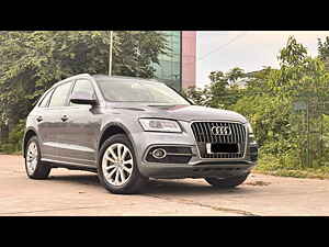 Second Hand ऑडी q5 2.0 tdi क्वॉट्रो टेक्नोलॉजी पैक in वडोदरा