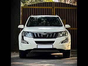 Second Hand महिंद्रा XUV500 w10 एडब्ल्यूडी ऑटोमैटिक in गाज़ियाबाद