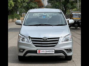 Second Hand Toyota Innova 2.5 VX 8 STR BS-IV in Mumbai