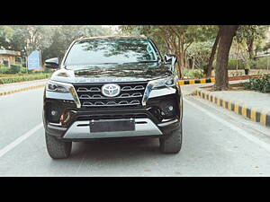 Second Hand Toyota Fortuner 4X2 AT 2.8 Diesel in Delhi