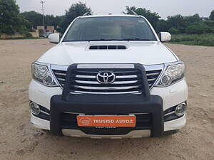 Second Hand Toyota Fortuner 3.0 4x2 AT in Delhi