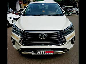 Second Hand Toyota Innova Crysta 2.4 V Diesel in Kanpur