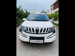 Second Hand महिंद्रा XUV500 w8 in अहमदाबाद