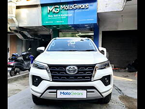 Second Hand Toyota Fortuner 4X2 AT 2.7 Petrol in Delhi