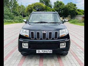 Second Hand Mahindra TUV300 T8 AMT in Delhi