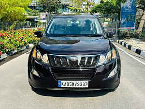 Second Hand महिंद्रा XUV500 w10 ऑटोमैटिक in बैंगलोर