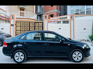 Second Hand Volkswagen Vento Highline Diesel AT in Hyderabad