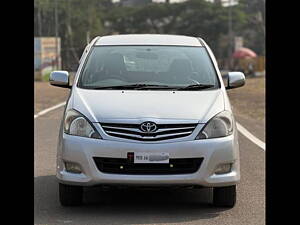 Second Hand Toyota Innova 2.0 VX 8 STR in Nashik