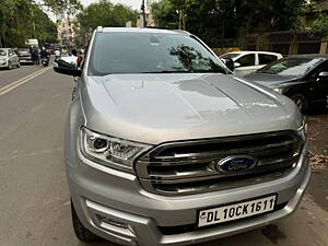 Second Hand Ford Endeavour Titanium 3.2 4x4 AT in Delhi