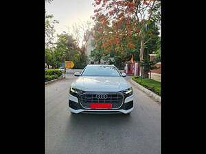 Second Hand Audi Q8 Celebration in Delhi