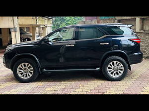 Second Hand Toyota Fortuner 4X2 AT 2.8 Diesel in Pune
