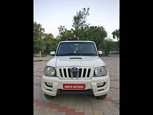 Second Hand Mahindra Scorpio VLX 2WD BS-IV in Ahmedabad