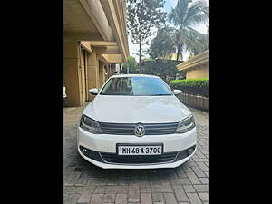 Second Hand Volkswagen Jetta Highline TDI AT in Nashik