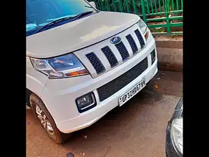 Second Hand Mahindra TUV300 [2015-2019] T8 in Lucknow