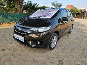 Second Hand Honda Jazz V AT Petrol in Delhi