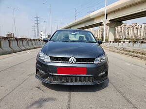 Second Hand Volkswagen Vento Highline Plus 1.2 (P) AT 16 Alloy in Noida