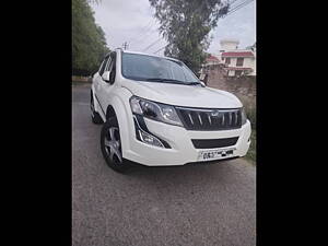 Second Hand Mahindra XUV500 W4 in Lucknow