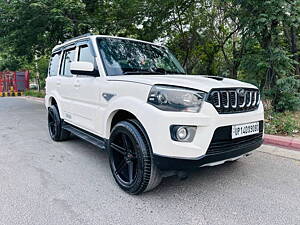 Second Hand Mahindra Scorpio S7 in Delhi