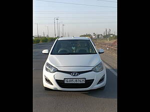 Second Hand Hyundai i20 Magna 1.4 CRDI in Surat