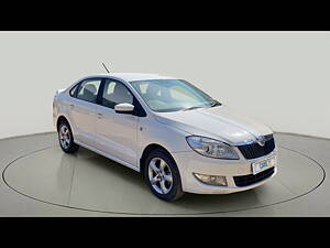 Second Hand Skoda Rapid Ambition 1.6 MPI AT Plus in Hyderabad