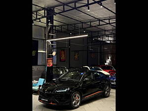 Second Hand Lamborghini Urus Twin-Turbo V8 in Delhi