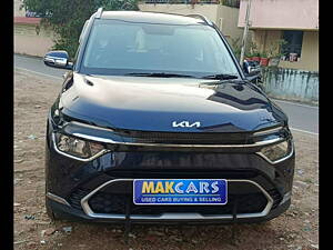 Second Hand Kia Carens Prestige 1.4 Petrol MT 7 STR in Chennai