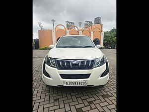 Second Hand महिंद्रा XUV500 w6 in सूरत