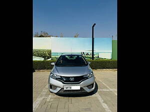 Second Hand Honda Jazz V Petrol in Kanpur